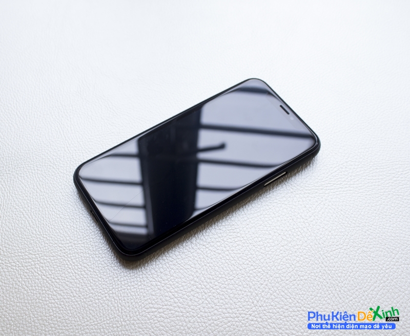 Ốp Lưng iPhone X Hiệu Nillkin Fiber Chính Hãng kẽ vân sọc chính hãng Nillkin Synthetic Fiber chất liệu PC và sợi tổng hợp cao cấp thân thiện với môi trường, có khả năng đàn hồi tốt, không bị giòn và khả năng chống trầy xước tốt.